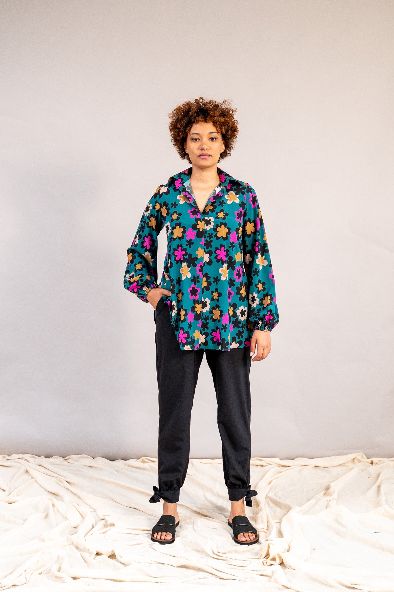 #color_deepa flowers teal with pink