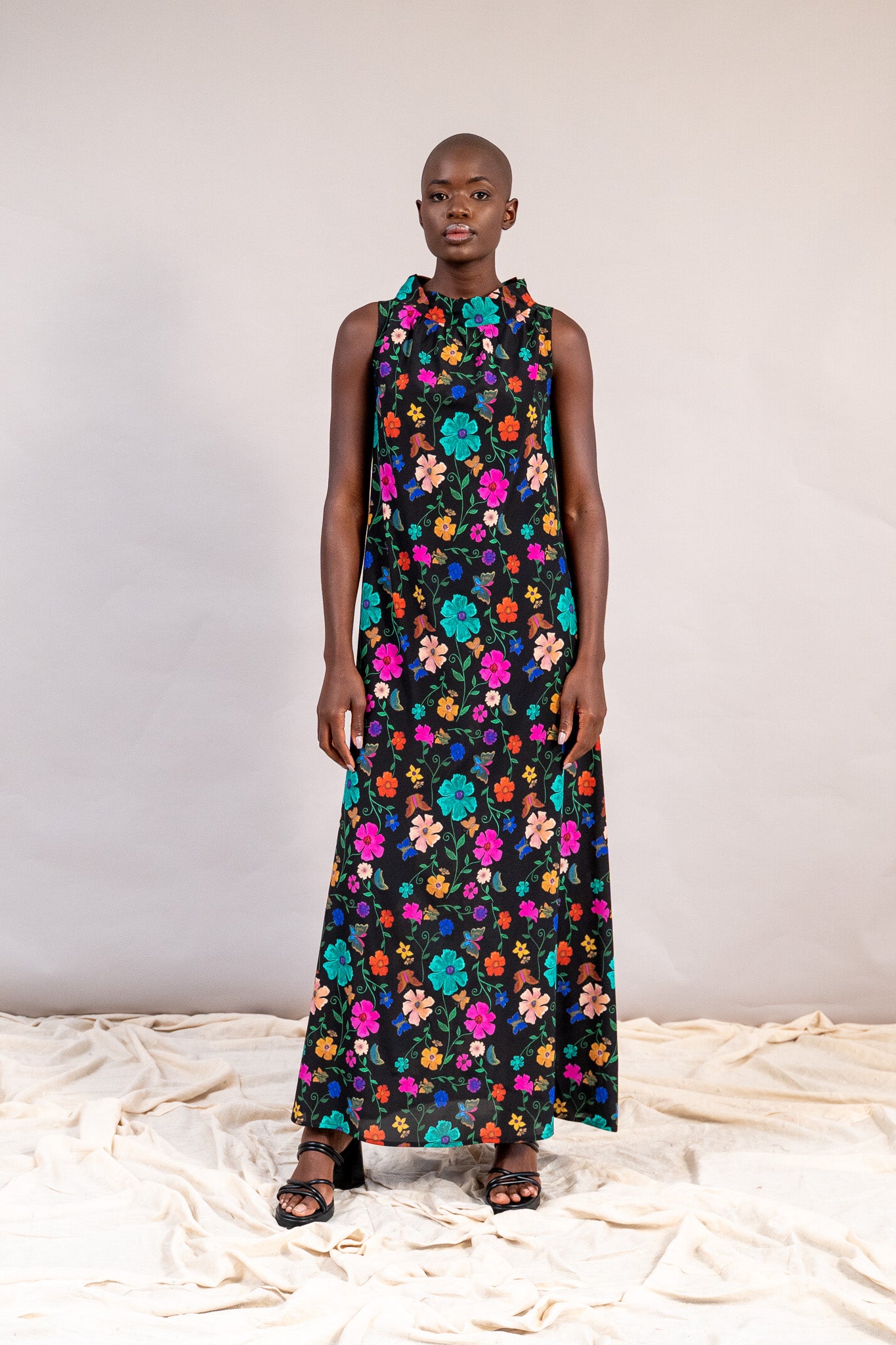 #color_whimsical garden black