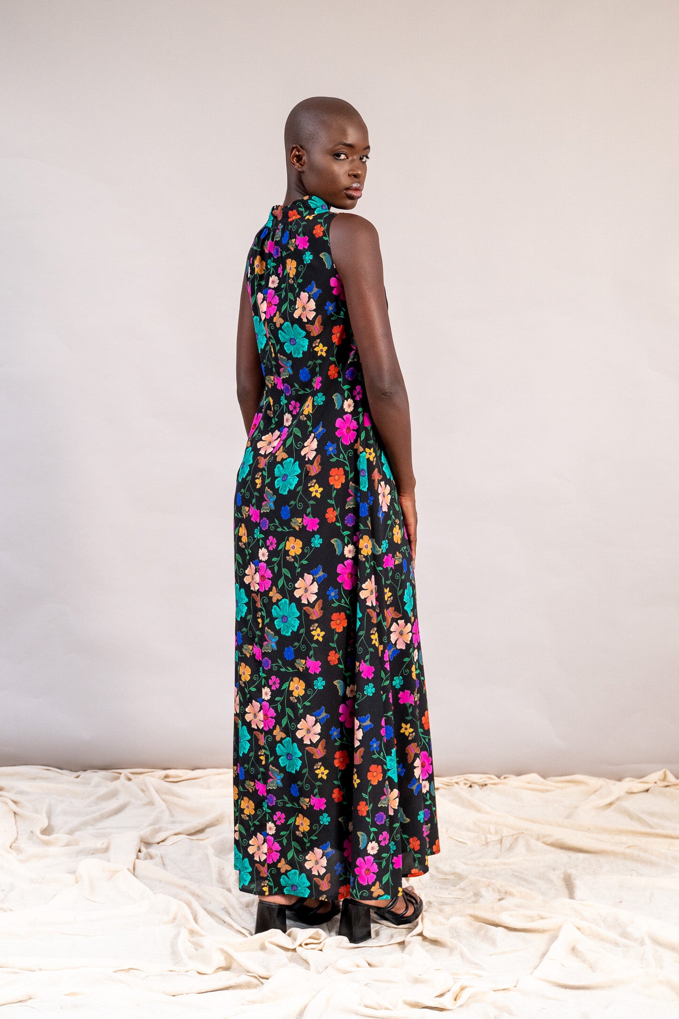 #color_whimsical garden black