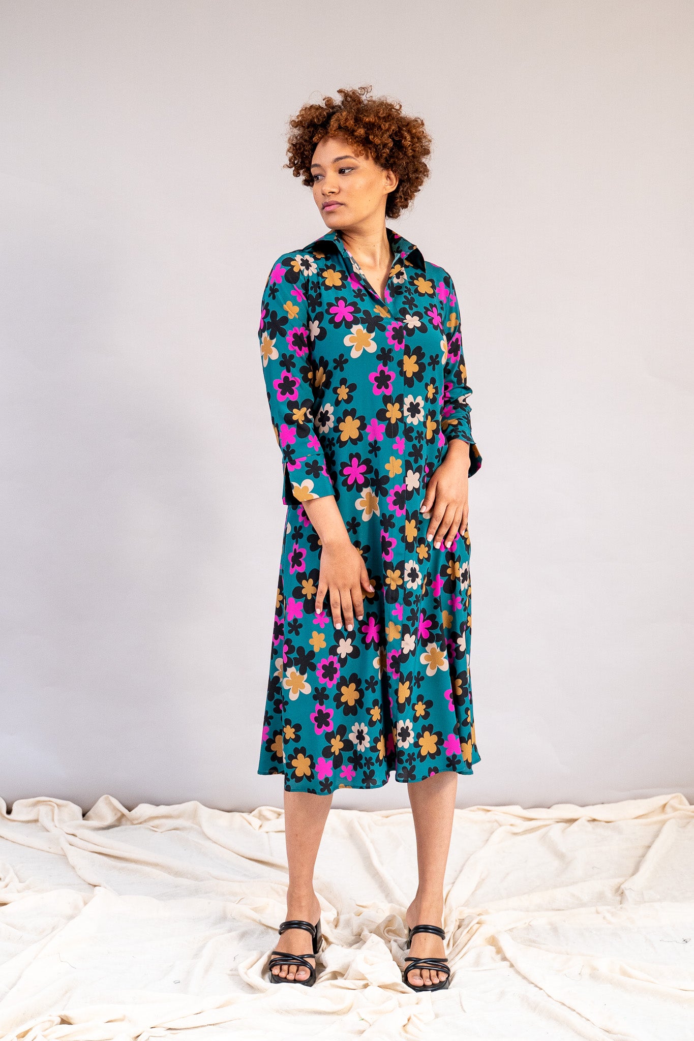 #color_deepa flowers teal with pink