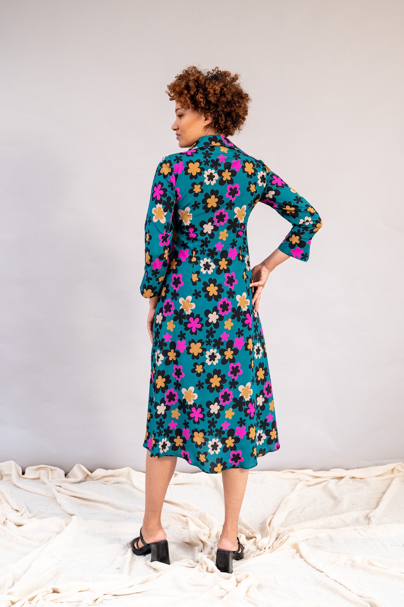 #color_deepa flowers teal with pink