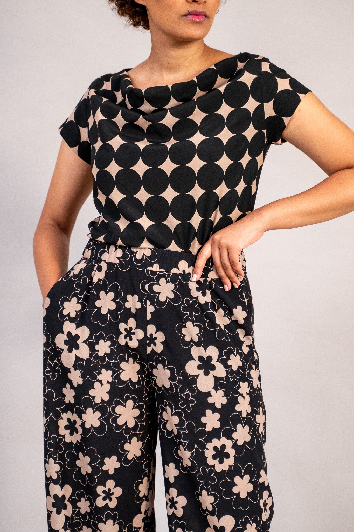 #color_beige polka dots