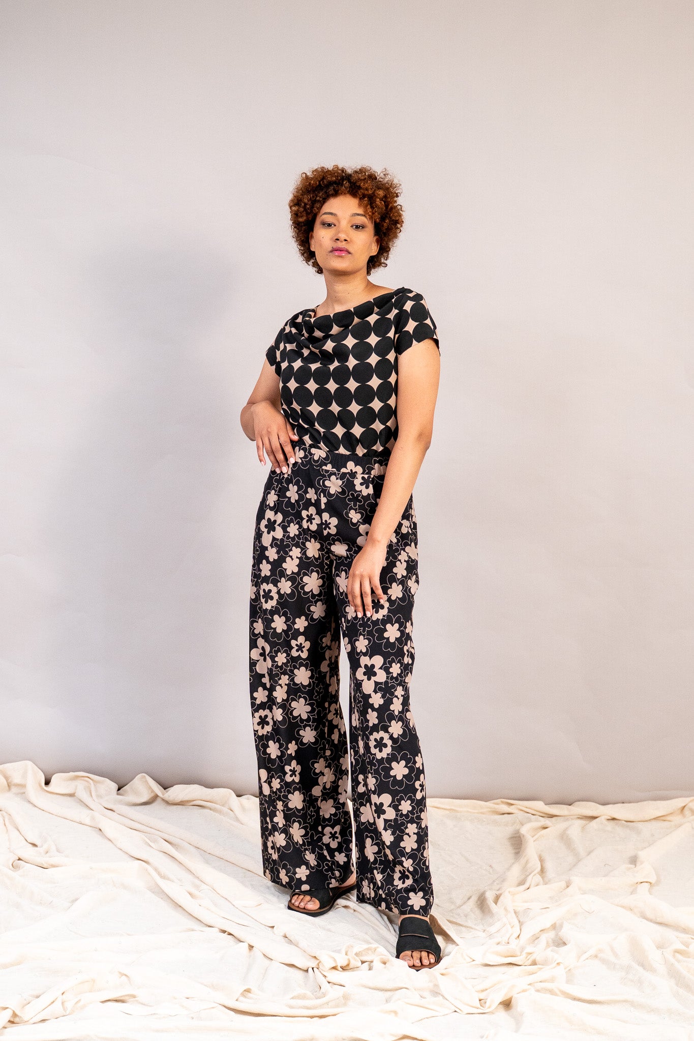 #color_beige polka dots