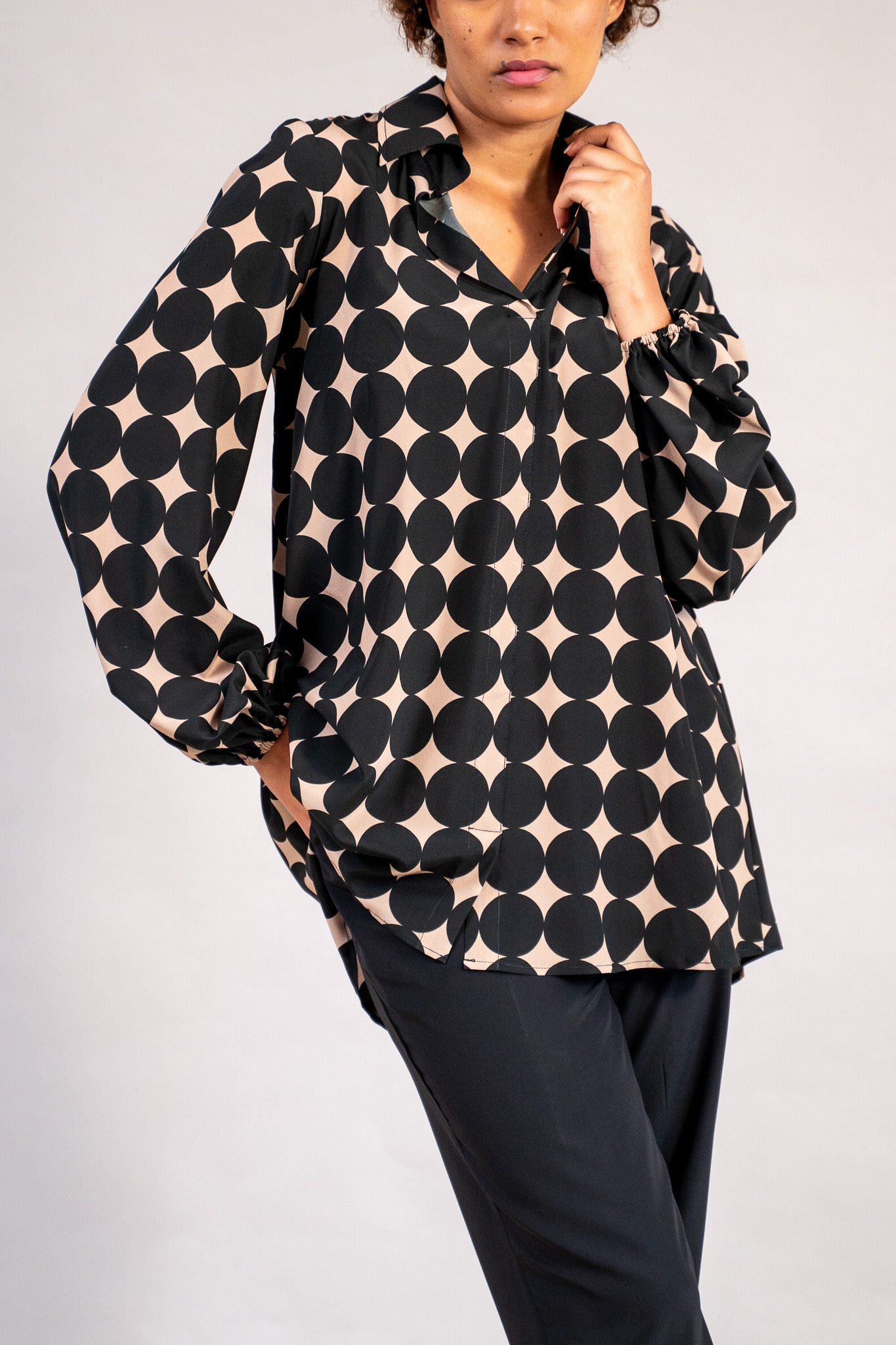 #color_beige polka dots
