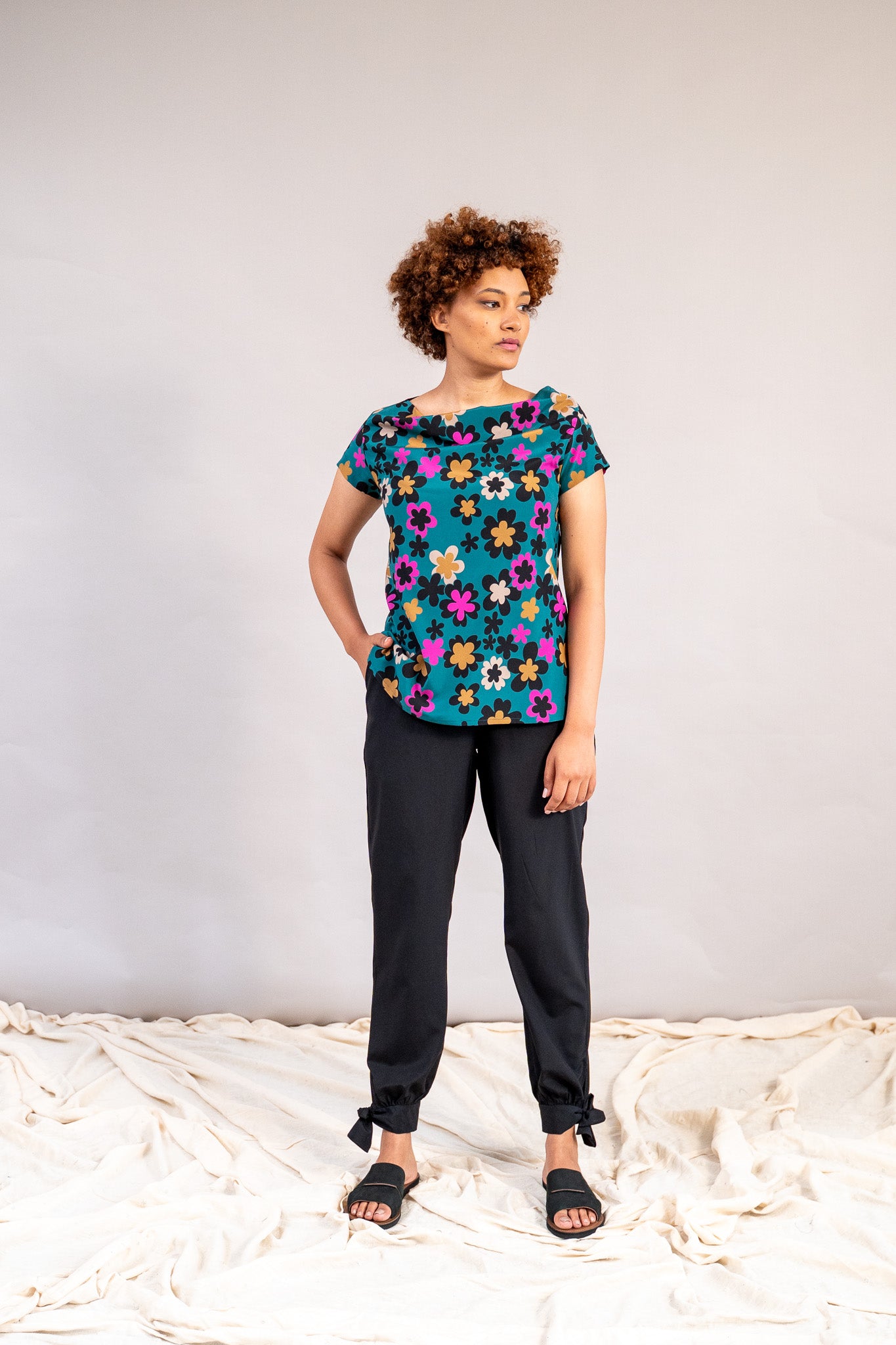 #color_deepa flowers teal with pink