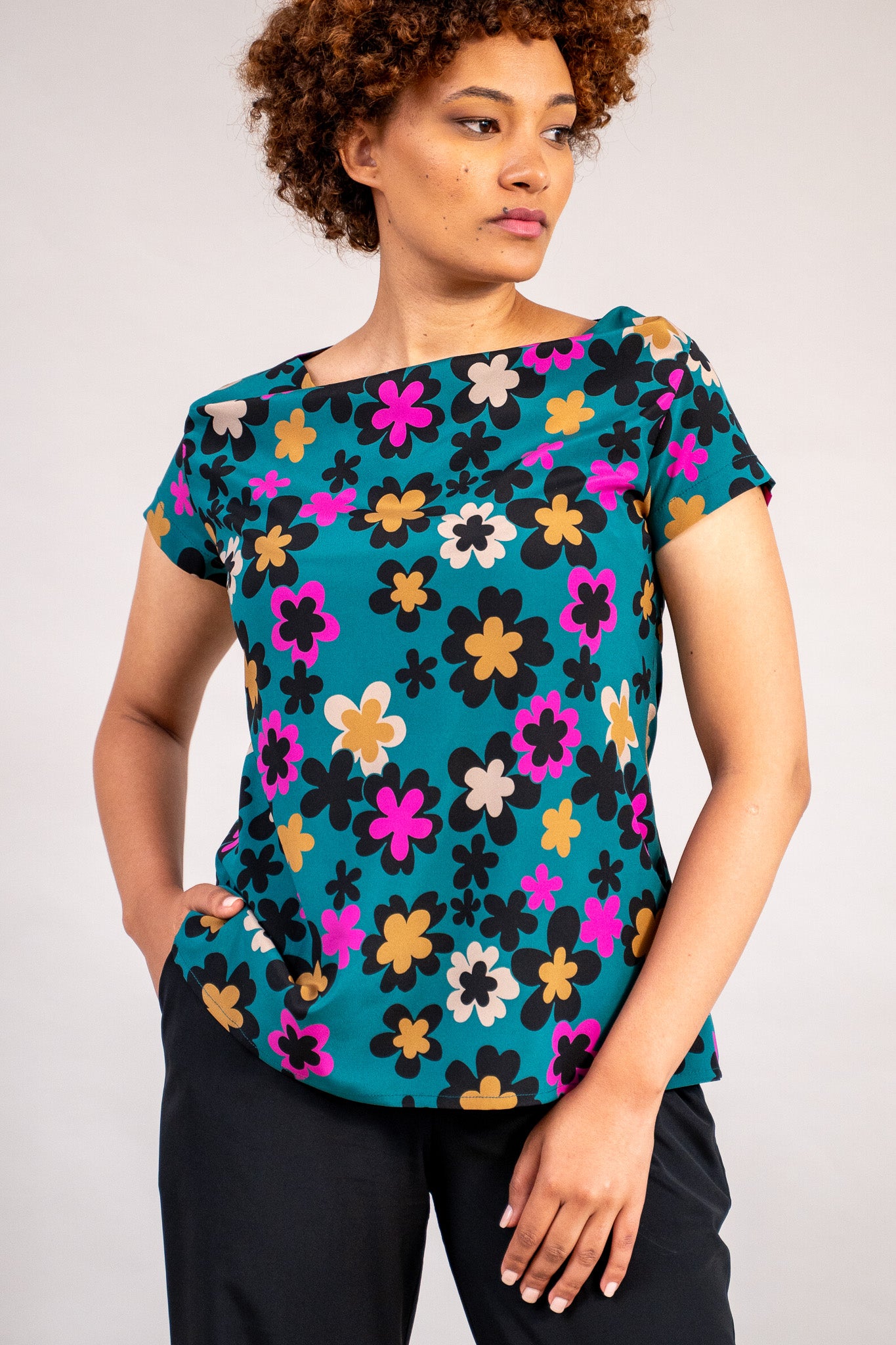 #color_deepa flowers teal with pink