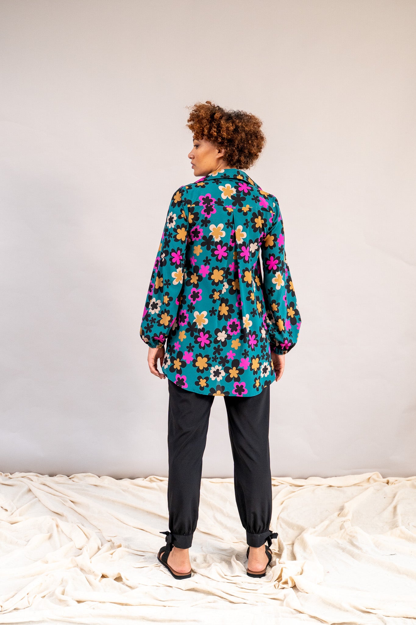 #color_deepa flowers teal with pink