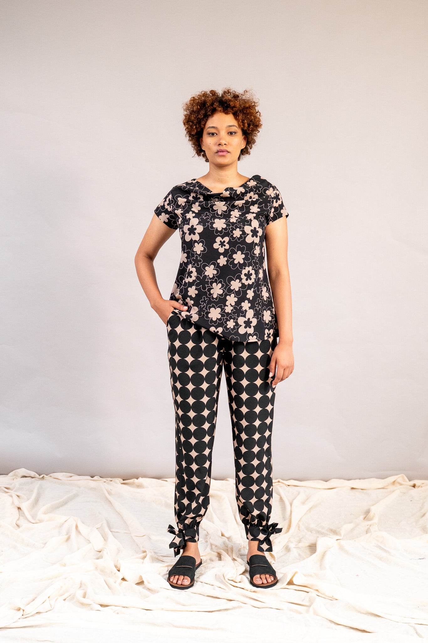 #color_beige polka dots