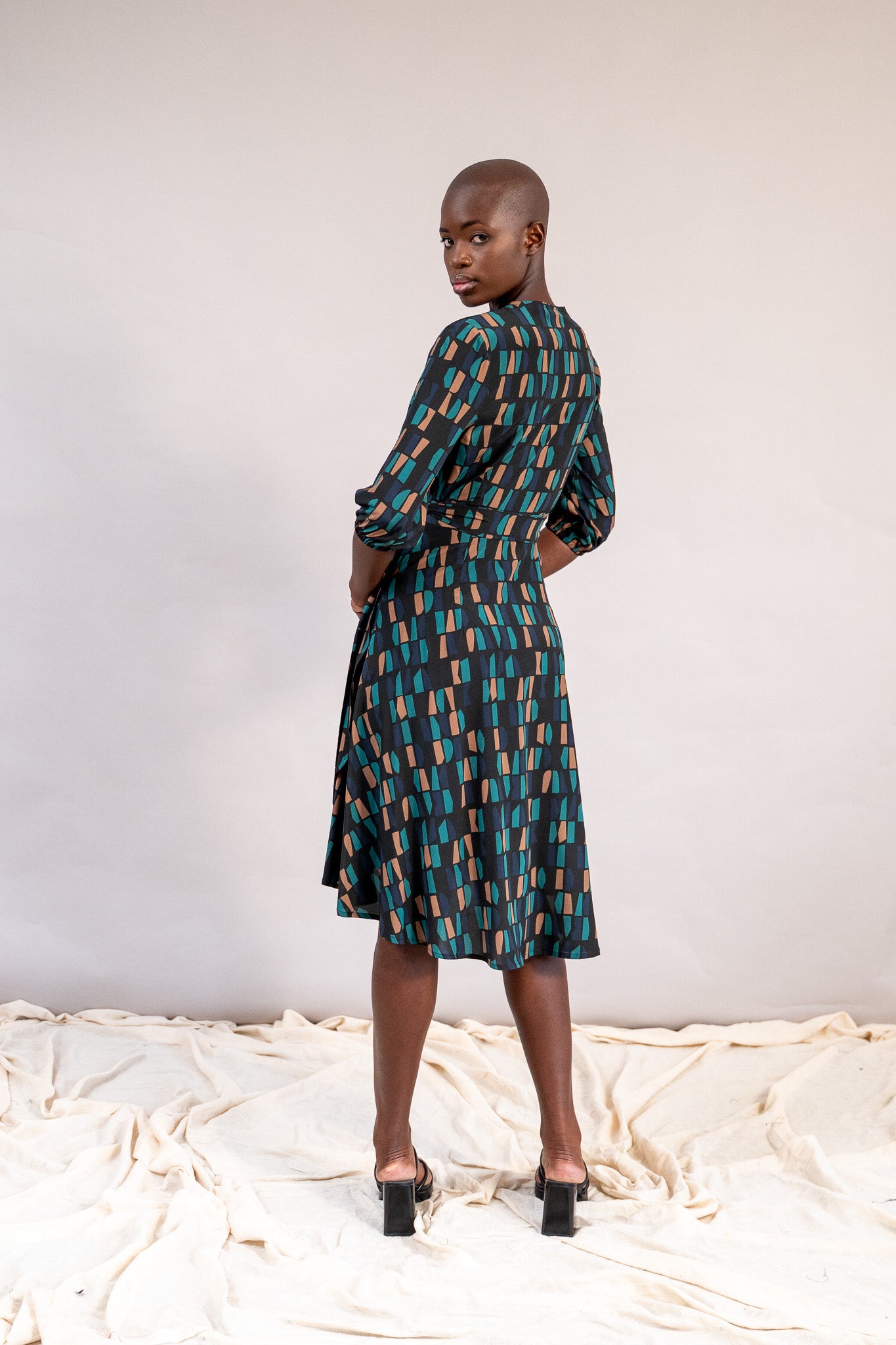 #color_black and teal diversity