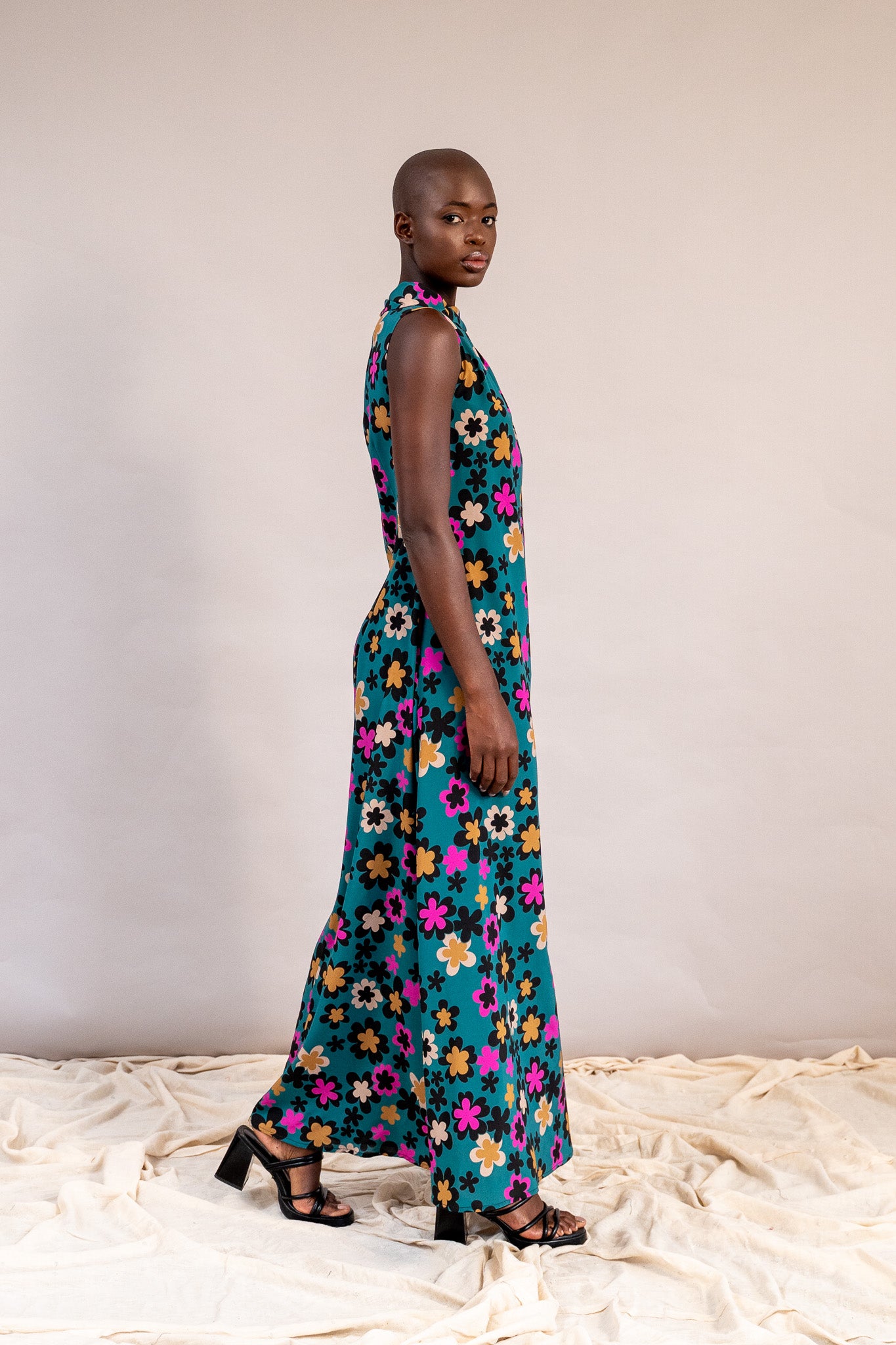 #color_deepa flowers teal with pink