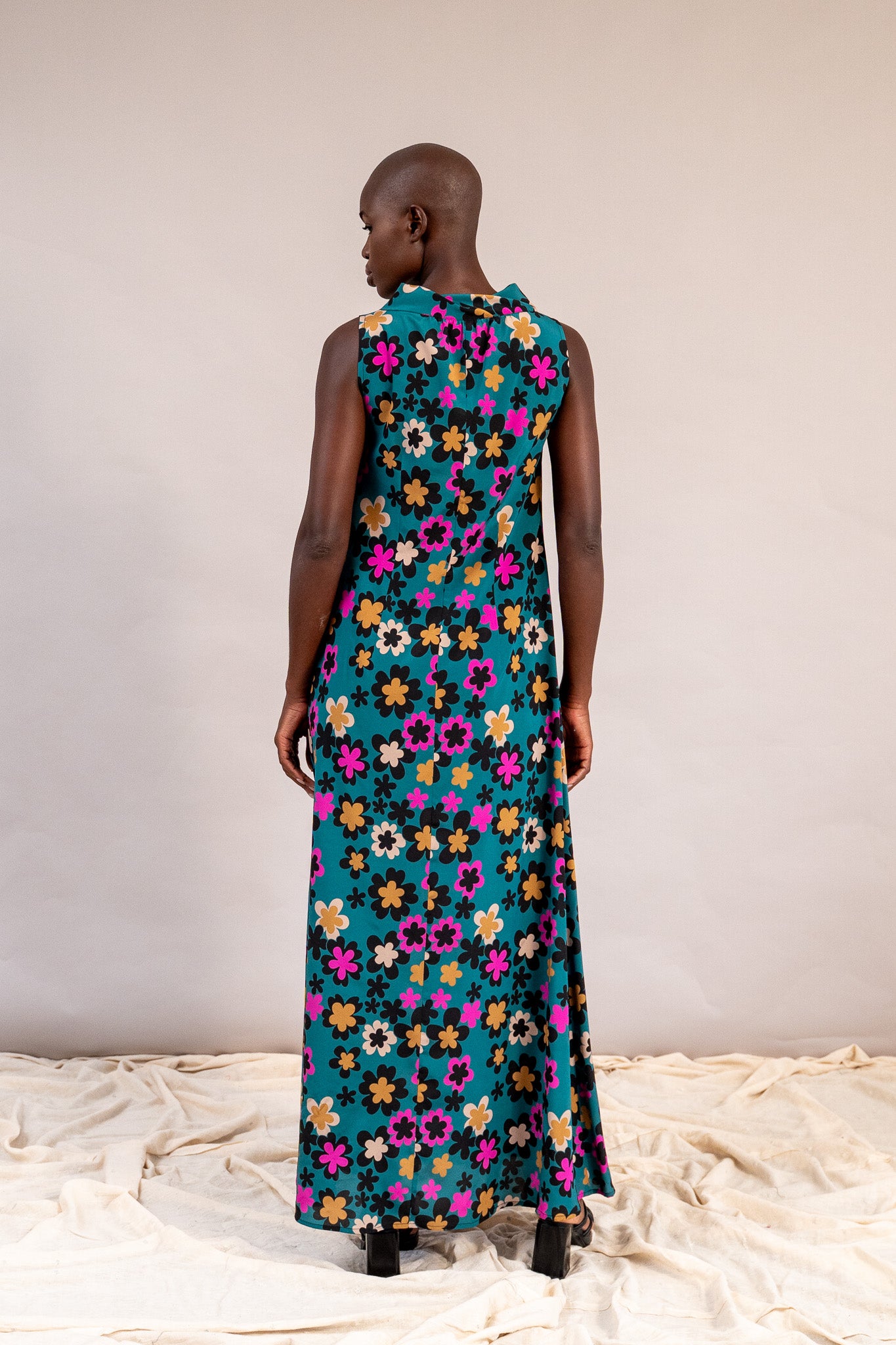 #color_deepa flowers teal with pink