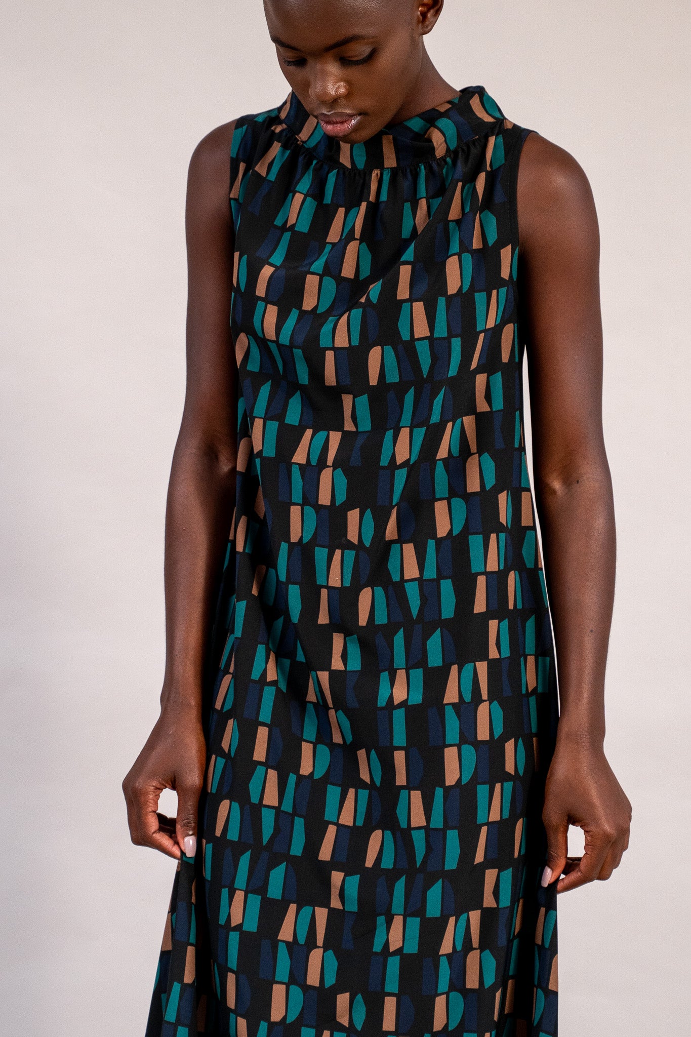 #color_black and teal diversity