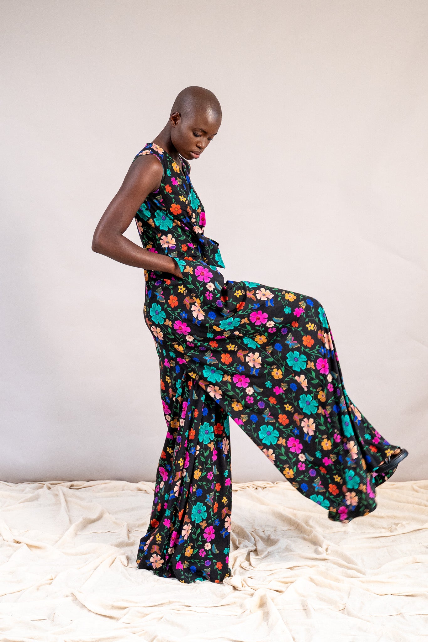 #color_whimsical garden black