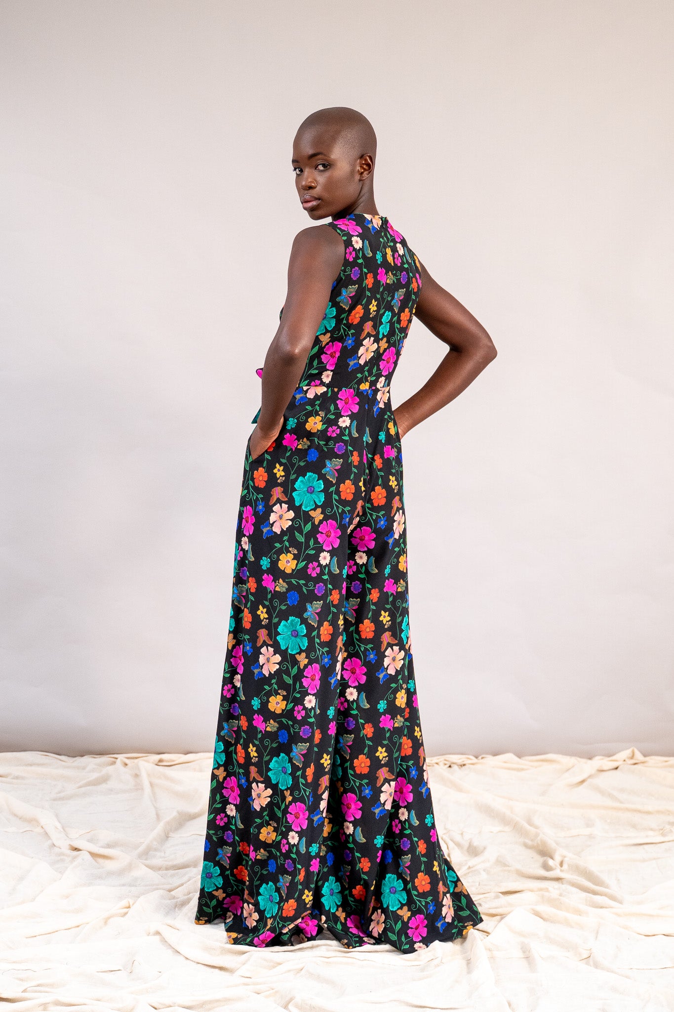 #color_whimsical garden black