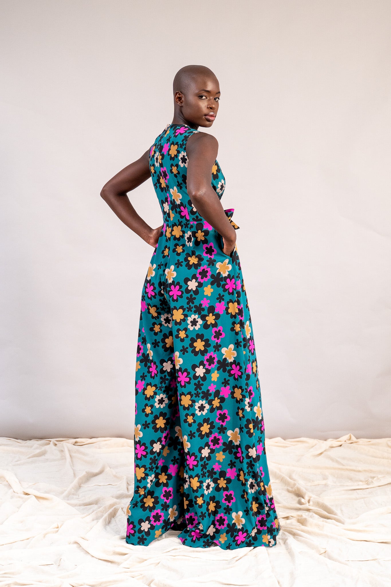 #color_deepa flowers teal with pink