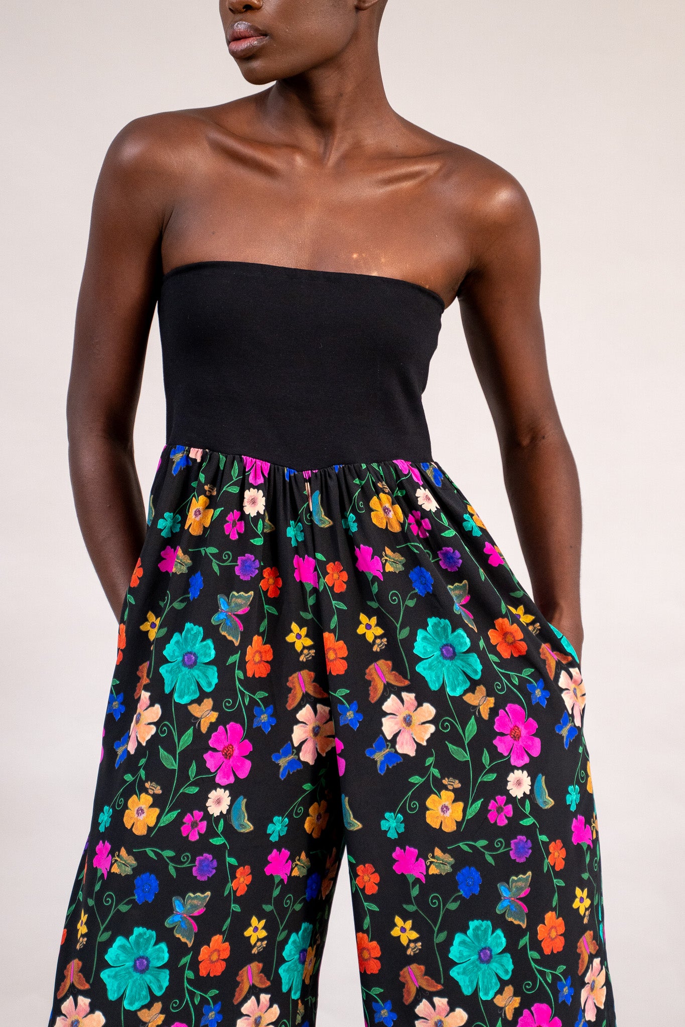 #color_whimsical garden black
