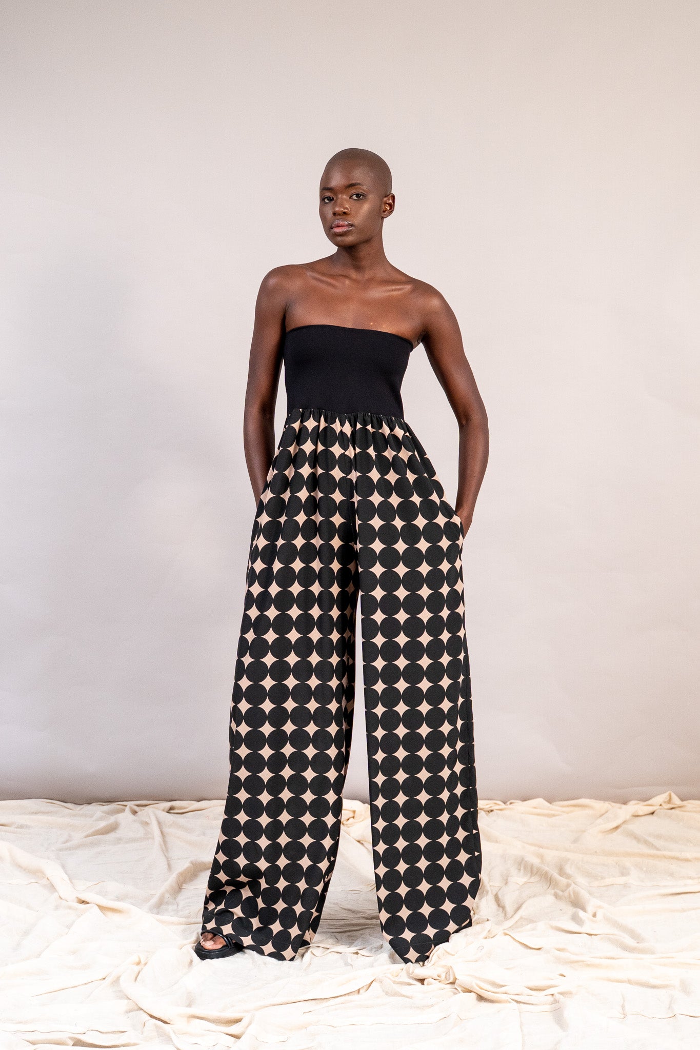 #color_beige polka dots