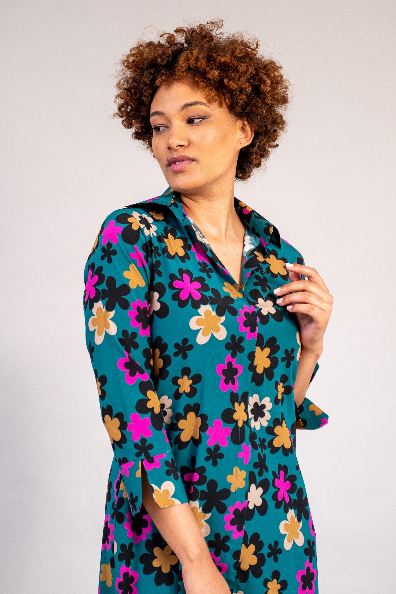 #color_deepa flowers teal with pink
