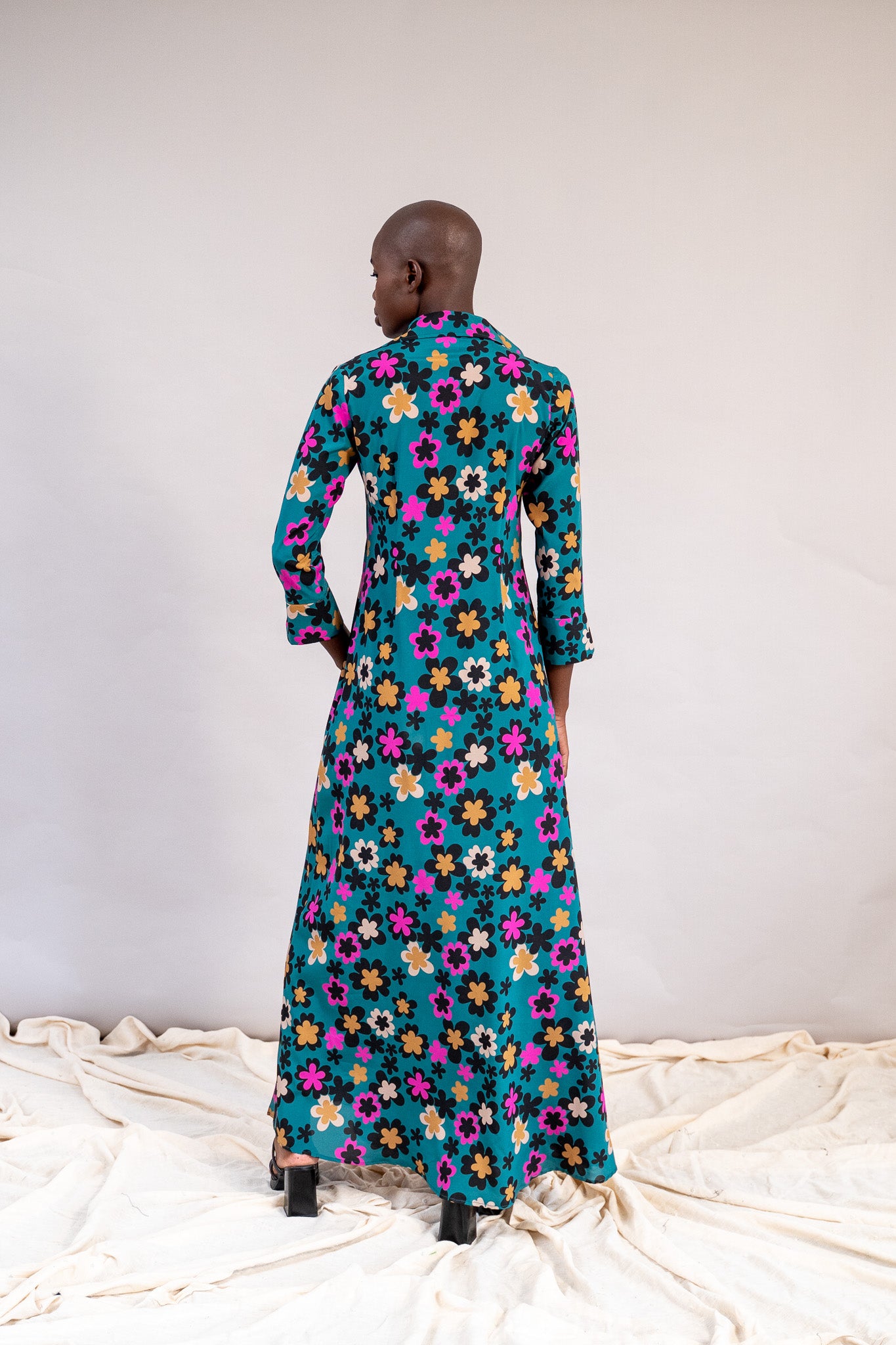 #color_deepa flowers teal with pink
